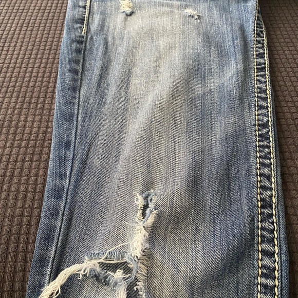 Silver Jeans Lola 17” Straight Distressed Bootcut - Picture 8 of 9